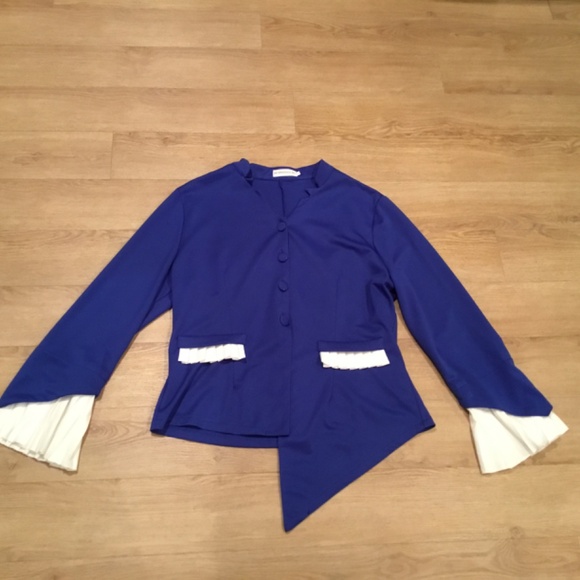 Women’s Button Flared Sleeve Top - Picture 4 of 7